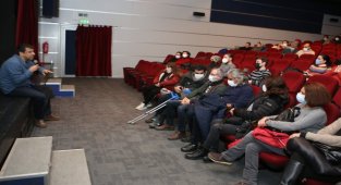 Bursa Nilüfer'de kadınların hak mücadelesini anlatan filme yoğun ilgi