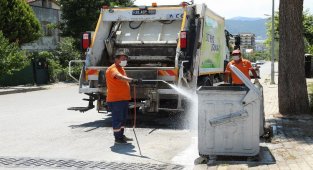 İzmir Gaziemir'de temizlik aksamıyor