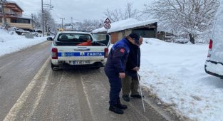 Karda mahsur kalanların imdadına İzmit Belediyesi yetişti