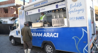 KUŞADASI BELEDİYESİ’NİN SICAK ÇORBA İKRAMI KİRAZLI SAKİNLERİNİN İÇİNİ ISITTI
