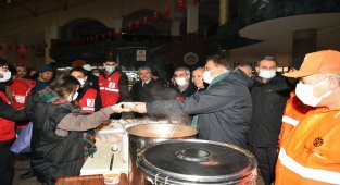 Malatya'da Büyükşehir'de yolculara çorba ikramı