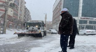 Mardin Artuklu Belediyesi karla mücadele ekipleri 7/24 görev başında