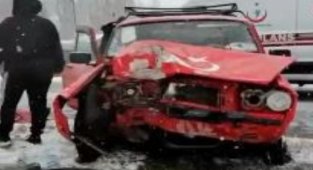 Niğde'de kayan araç kaza yaptı: 2 yaralı