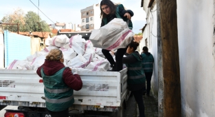 Söke Belediyesi vatandaşından sıcak elini esirgemiyor.