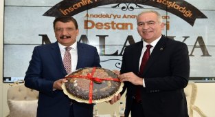 Bakan Yardımcısı Ergüneş'ten Malatya Büyükşehir'e ziyaret