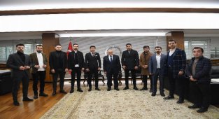 Başkan Büyükkılıç'a, Genç Tüm Sanayicilerden teşekkür plaketi