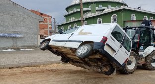 Bilecik Pazaryeri'nde hurda araç avı!