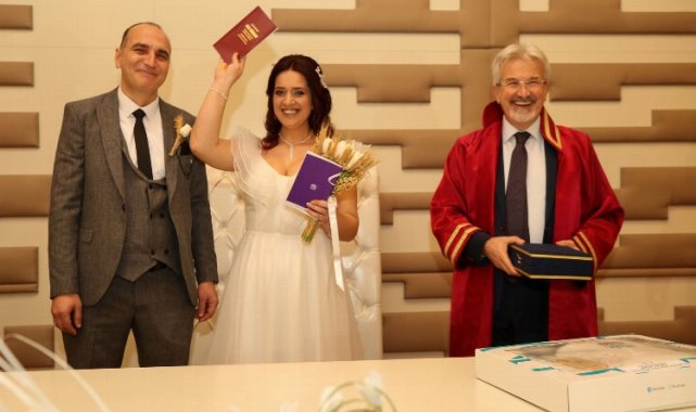 Bursa Nilüfer'de evlenen çiftlere 14 Şubat sürprizi
