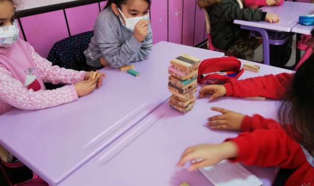 Bursalı öğretmenler 'akıl oyunları' ile matematiği sevdirdiler