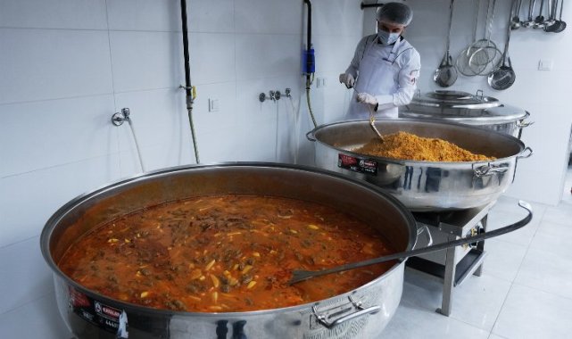 Büyükşehir’in kazanları gündüz-gece Sakarya için kaynıyor