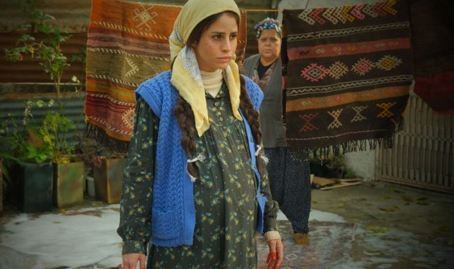 'Dilberay' filmi hasılatıyla gişenin lideri oldu