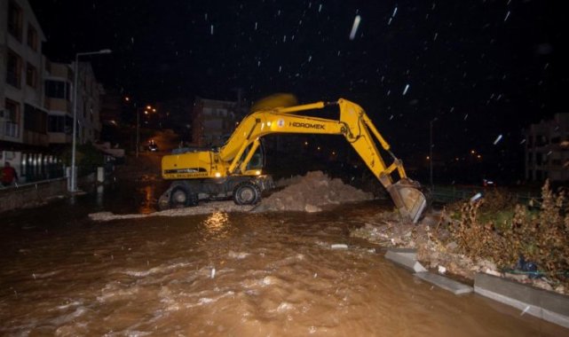 İzmir Dikili yağmurdan olumsuz etkilendi