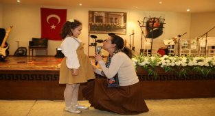 İzmir Efes Selçuklu çocuklardan ilham veren kente beste