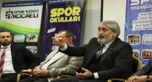 Kocaeli'nde spor okulları antrenörlerine hizmet içi eğitim