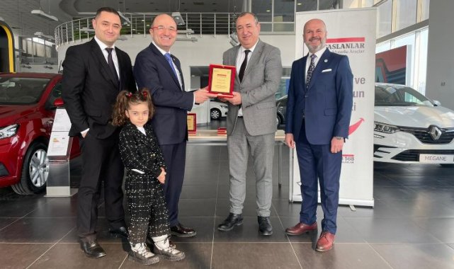Koçaslanlar çalışanlarını ödüllendirdi