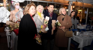 KUŞADALILAR SEVGİLİLER GÜNÜNÜ AYHAN SİCİMOĞLU VE LATİN ALL STARS İLE KUTLADI