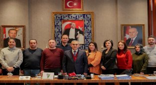 Kütahya Belediyesi'nde yükselme sınavında başarılı olan memurlara tebrik