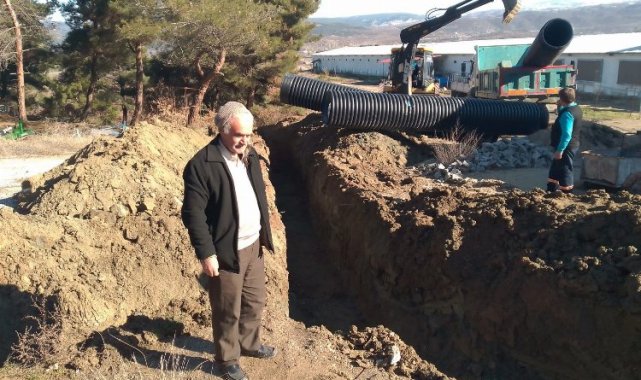 Manisa Gördes'te MASKİ yol geçişlerini rahatlattı