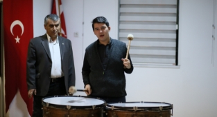Otizmli çocuklar müziğin iyileştirici gücünü içlerinde hissediyor