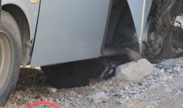 Şanlıurfa'da halk otobüsüyle AFAD aracı çarpıştı