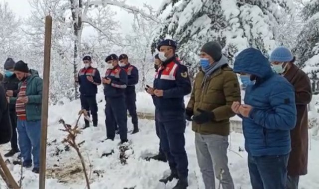 Vefat eden şehit annesi son yolculuğuna uğurlandı