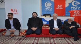 50. yılında Milli Gazete'nin yazarları okuyucuları ile buluştu