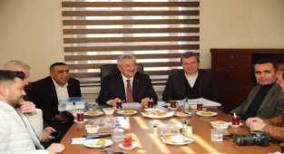 AK Partili Nasır' dan Bergama'da basın toplantısı