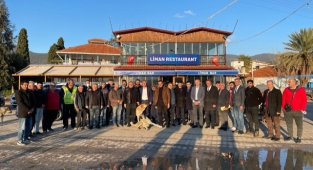 BAŞKAN ATABAY VE CHP HEYETİ DİDİM'DE BALIKÇILIĞIN GELECEĞİ İÇİN TOPLANDI