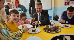 Başkan Erol’dan Down Sendromlu Çocuklara Sürpriz