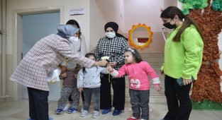 Bursa'da anneleriyle birlikte öğrenci oldular