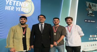 DEÜ'den gençlere kariyer yolunda destek