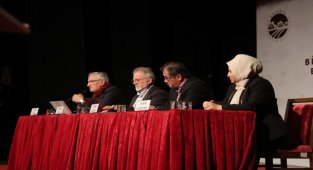 Diriliş Mimarı Sezai Karakoç AKM'de konuşuldu