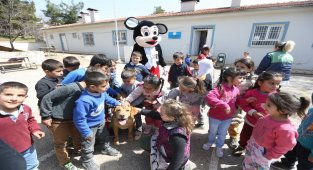 Gaziantep'teki miniklerin hayvan sevgisi