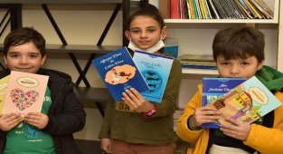 İzmir Aliağa Belediyesi'nden okullara 5 bin 260 kitap