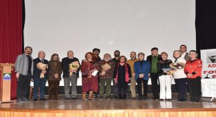 İzmir Foça'da Attila İlhan anıldı