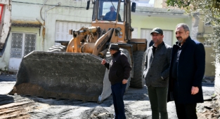 Yenicami Mahallesi’nde çarşı merkezi yeni yol ve kaldırımlarına kavuşuyor
