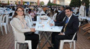ADÜ Ailesi Geleneksel İftar Yemeği ile Bir Araya Geldi