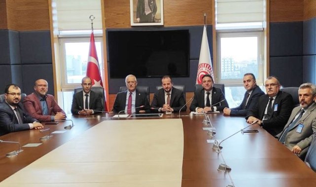 AK Parti Bursa vekillerinden İnternet Gazeteciliği Yasası'na tam destek