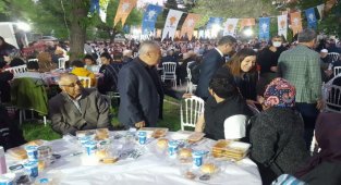 AK Parti Keşan İlçe Başkanlığı'ndan iftar yemeği