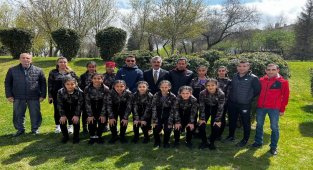 AK Partili Dal, Kilis Aslan Gençlik ve Spor Kız Futbol takımını TBMM'de ağırladı