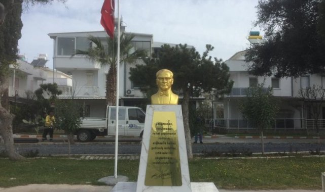 Aydın Didim'de her siteye Atatürk büstü