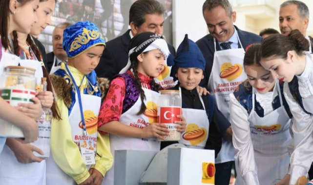 Barış ekmeğini 9 ülkenin mayasıyla pişirdiler