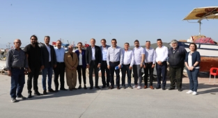 BAŞKAN ATABAY VE CHP'Lİ VEKİLLER DİDİM'DE BALIKÇI ESNAFIYLA BULUŞTU