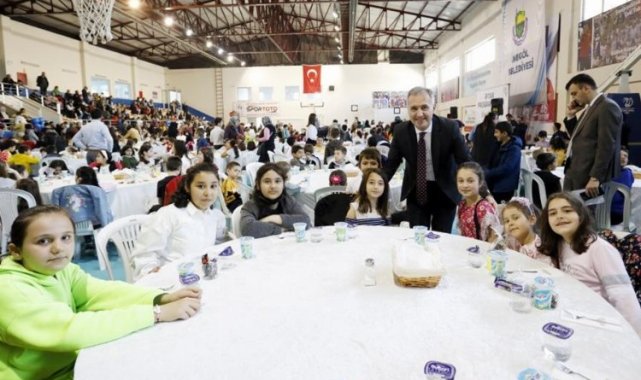 Bursa İnegöl'de çocuklara özel tekne orucu iftarı yapıldı