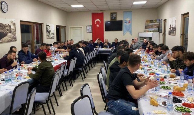 Bursa İznik'te Bal-Göç gençliği sahurda buluştu