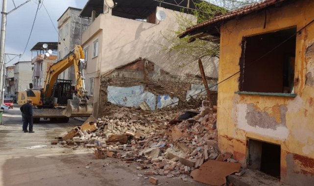 Bursa Osmangazi metruk binalardan temizleniyor