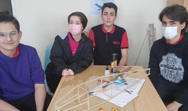Bursa Yıldırımlı gençlerin Teknofest başarısı
