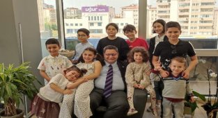 DEVA Partisi 23 Nisan'da çocuklara emanet!