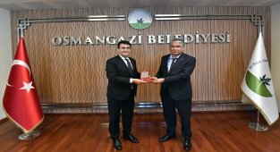 Genel Sekreter Raev ilk resmi ziyaretini Bursa Osmangazi'ye yaptı