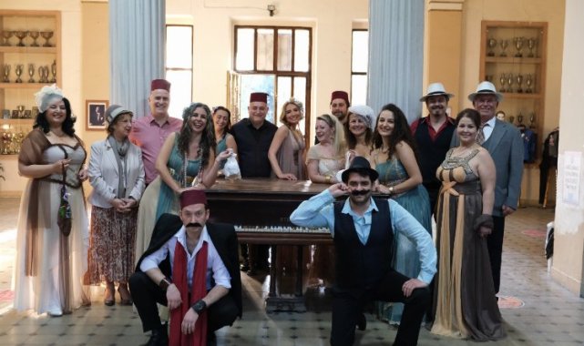 İzmir Aşkına yeniden sahnede